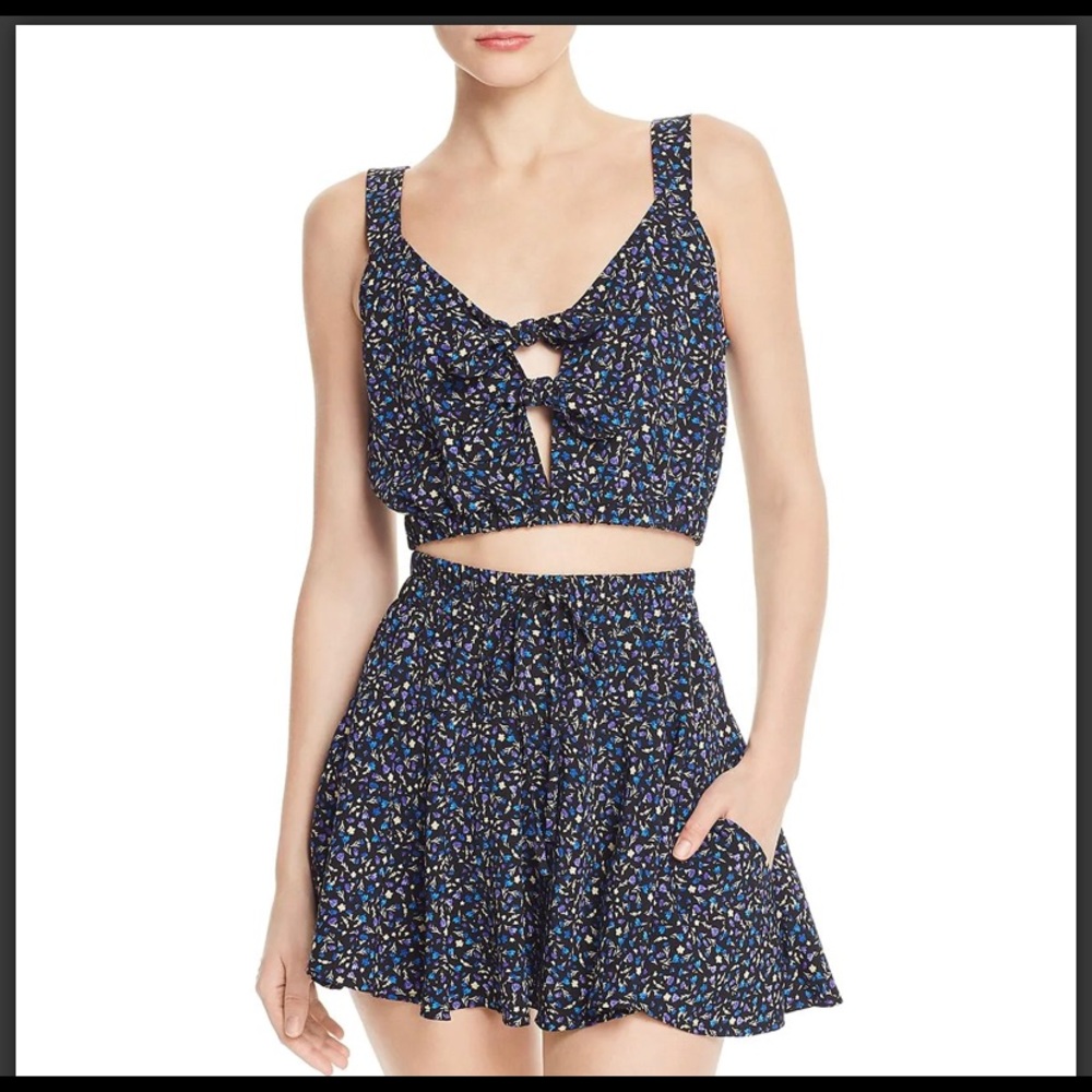 FLORAL TIE FRONT CROP TOP